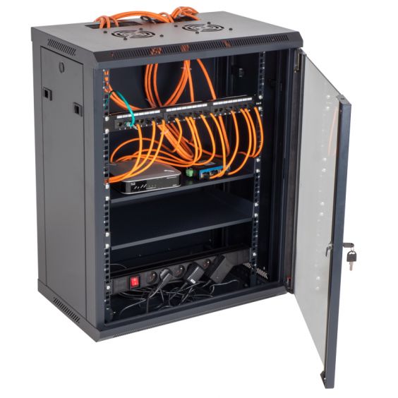 Baie de brassage 19 pouces avec 24 connecteurs RJ45 + porte en verre avec serrure à clé OHMTEC