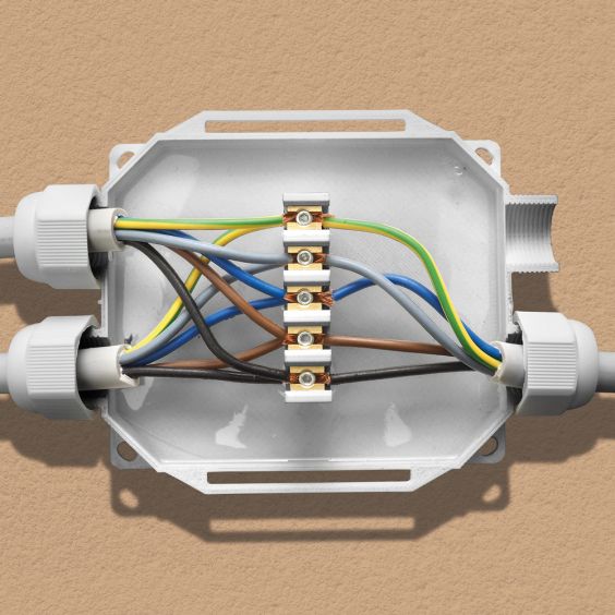 Boite de dérivation électrique et boite de jonction NF