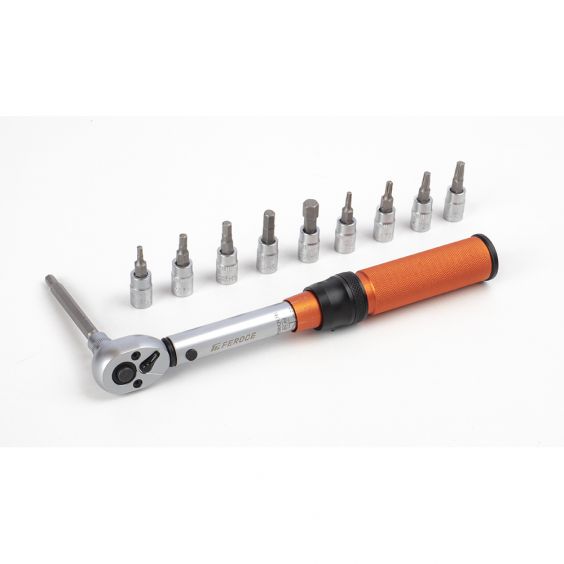Clé Dynamométrique 2-24 Nm Carré 1/4’’ + 10 embouts FEROCE