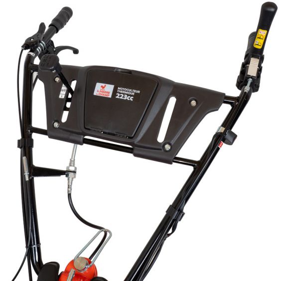 Motoculteur motobineuse thermique essence 8CV - 223cc à engrenages + 8 fraises + 2 roues + buteur + charrue + arracheuse
